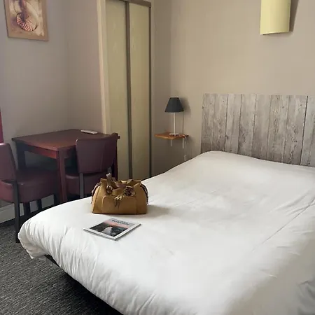 Du Lion D'or 2* روكامادور