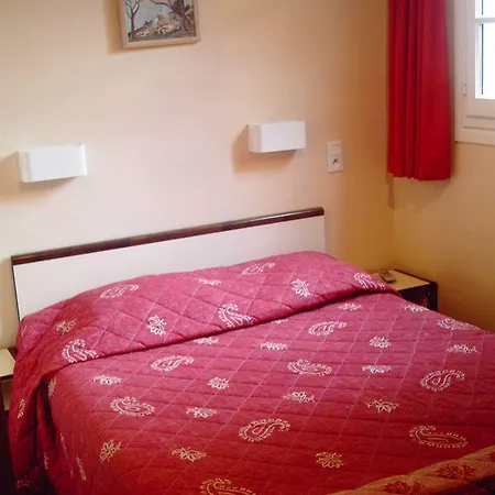 فندق Du Lion D'or روكامادور